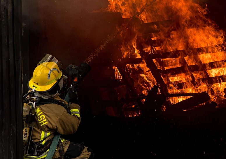 Incêndio na Cozinha em Sintra: 11 Feridos e Medidas Emergenciais