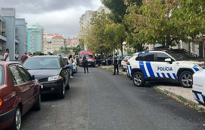 Tragédia em Lisboa: Assassinato de Barbeiro e Casal Deixa Filha Órfã